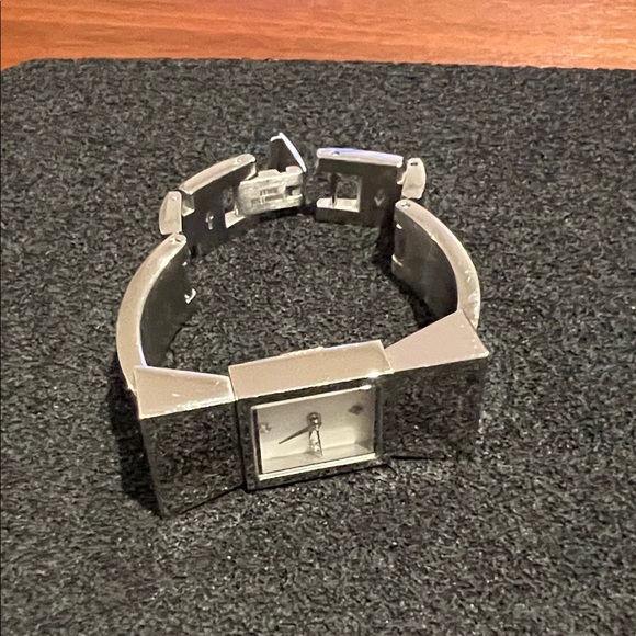 Kate Spade watch with extra links - Picture 3 of 7